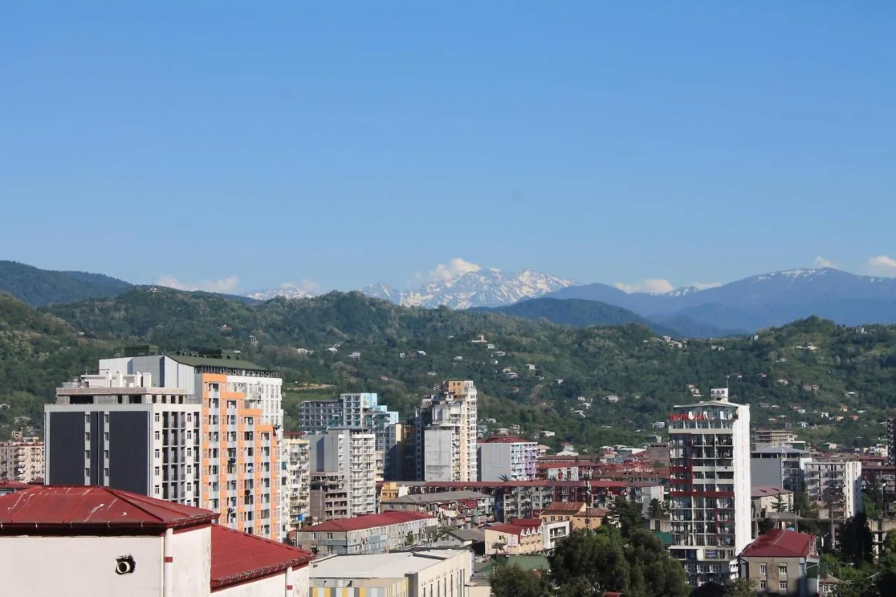 Berapartment With Mountain View 2 Batumi